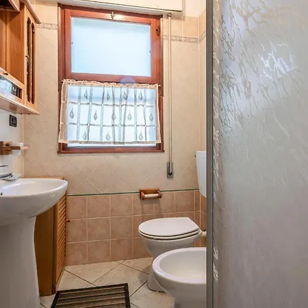 Ketty 4 Apartment